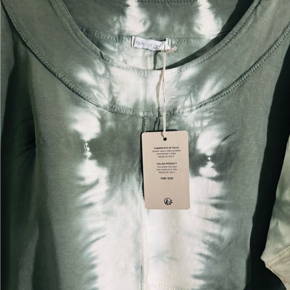 SHYLOH Made In Italy Green and White Tie-Dye Tunic - Picture 1 of 10